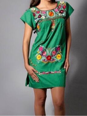 MEDIUM SIZE Embroidered Midi Dress - Vibrant Floral Detail